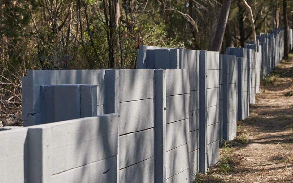 Photo of a retaining wall Photo of a retaining wall
